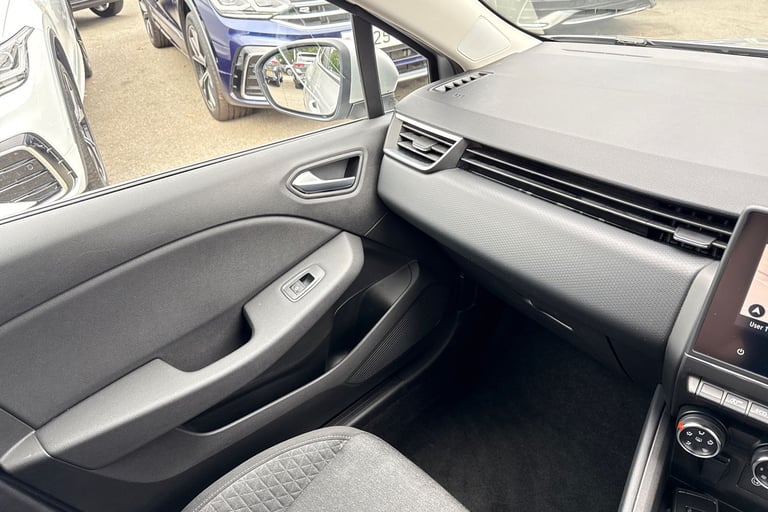 2020 Renault Clio 1.0 TCe Iconic Euro 6 (s/s) 5dr Hatchback PETROL Manual