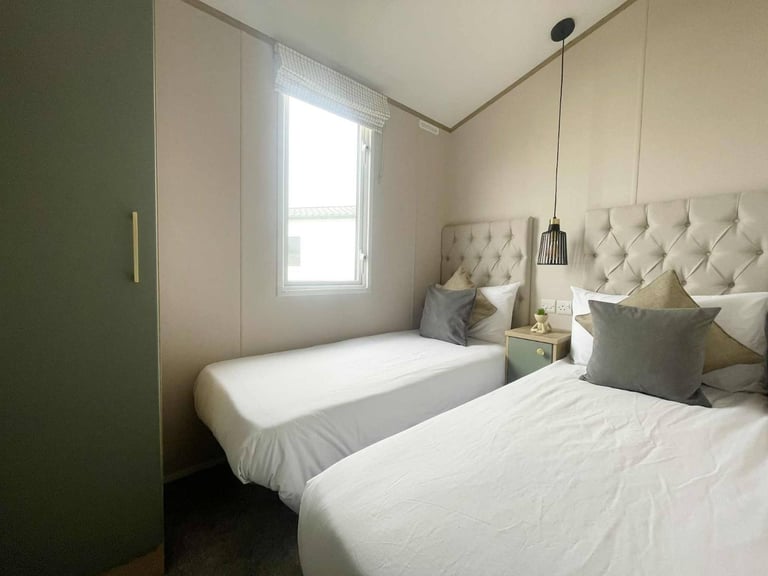 STATIC CARAVAN FOR SALE AT BROADLAND SANDS HOLIDAY PARK - 11.5 MONTH OWNER SEASON