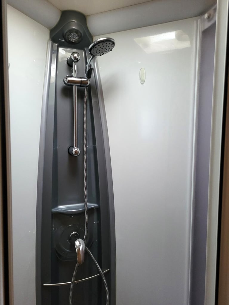 Bailey Unicorn Valencia 2014 Single Axle 4 Berth - Fixed Bed, Motor Mover, ATC