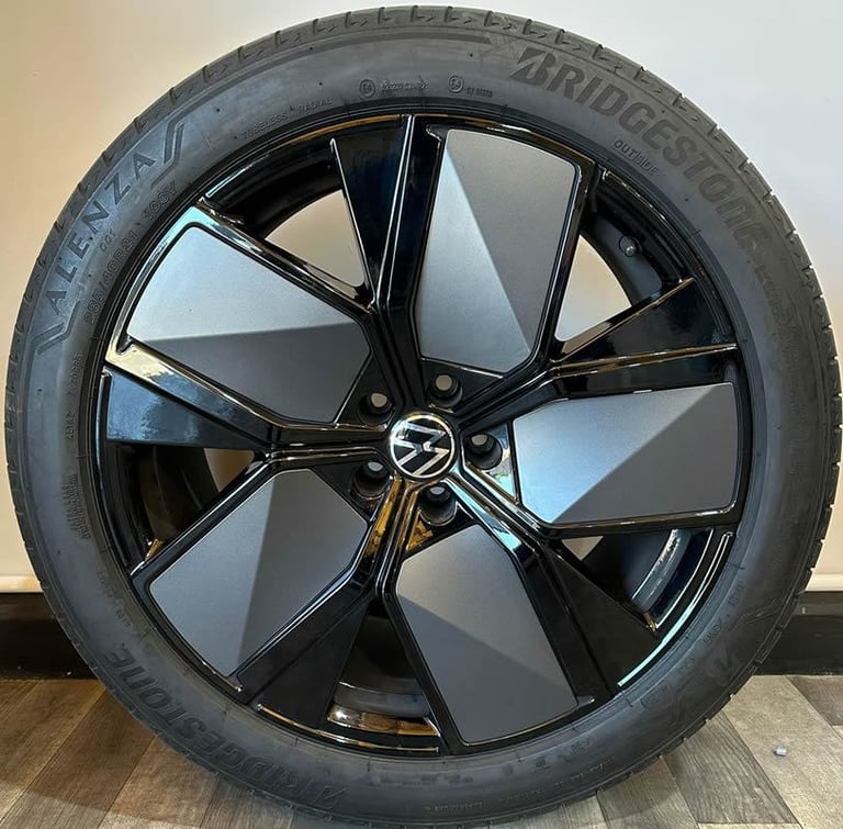 21" Genuine VW TOUAREG MK3 760 Alloy Wheels & BRIDGESTONE Tyres