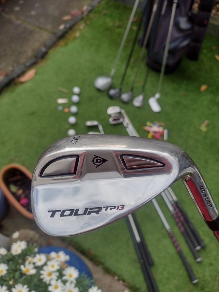 VGC FULL SET LADIES GRAPHITE GOLF CLUBS + HOWSON GOLF BAG + FREE EXTRAS 