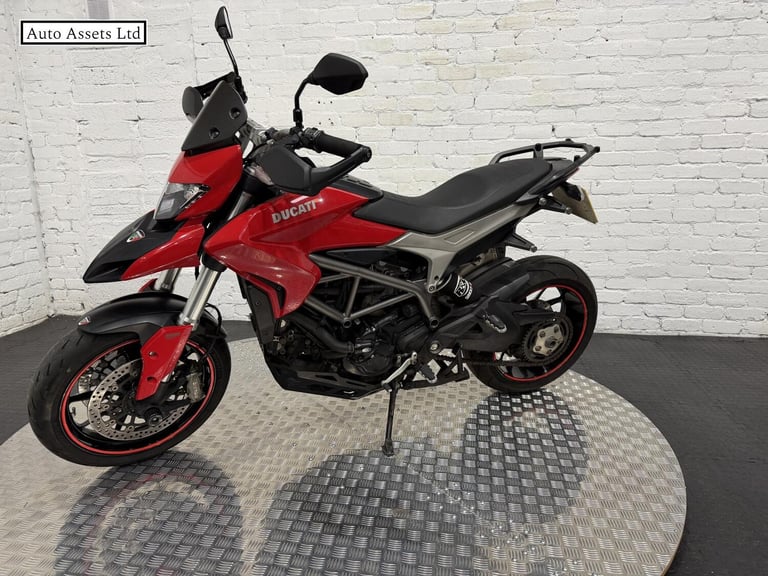 2014 Ducati Hyperstrada 821 821 Naked Petrol Manual Euro 3 (104 ps) Naked Petrol Manual