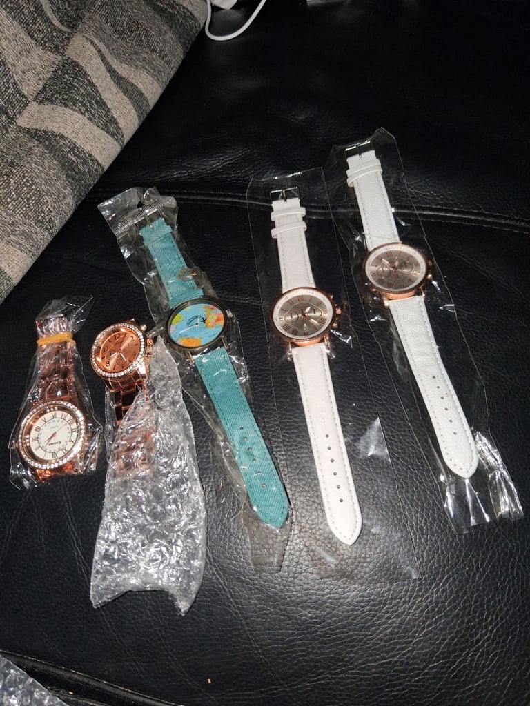 Watches just needs batteries 