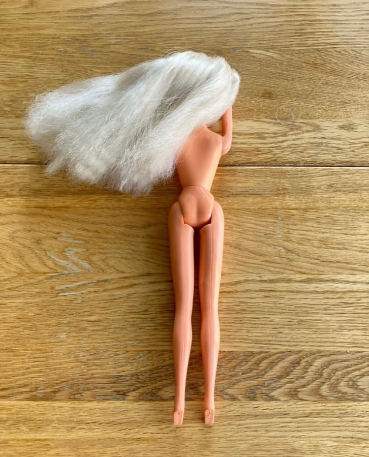 Free with any purchase over £10 -      12 DOLLS 