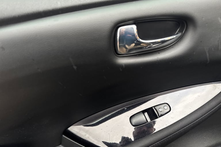 2022 Nissan Leaf 110kW N-Connecta 39kWh 5dr Auto Hatchback Electric Automatic