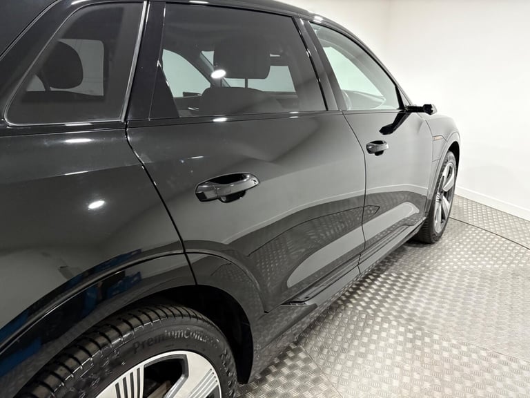  Audi e-tron 55 Launch Edition Auto quattro 5dr 95kWh Electric Automatic