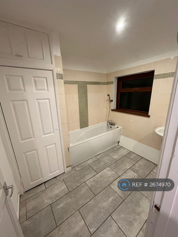 3 bedroom house in Hillrise, Abersychan, Pontypool, NP4 (3 bed) (#2674970)