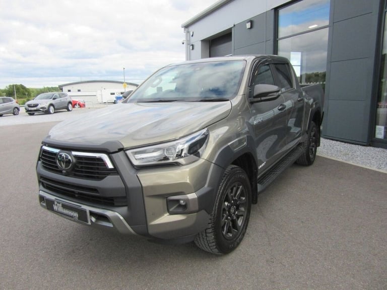 2024 Toyota Hilux 2.8 D-4D Invincible X Pickup Double Cab 4dr Diesel Auto 4WD Euro 6 (s/s) (2 PIC...