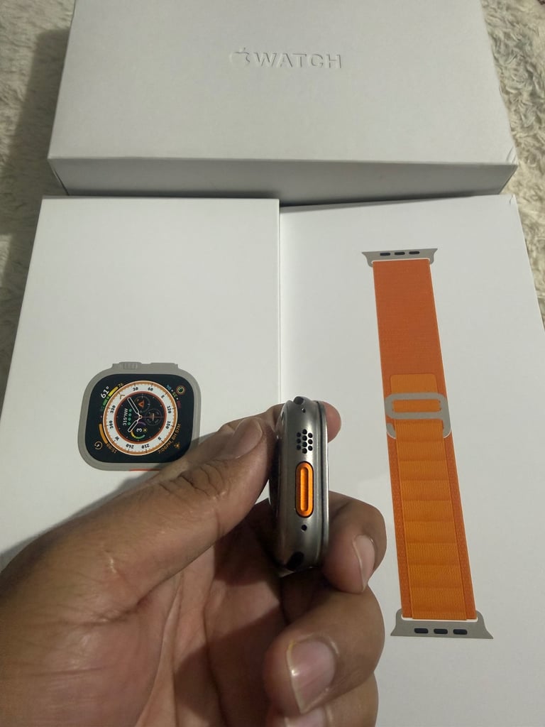 Apple Ultra Watch 49mm is in Excellent Condition 