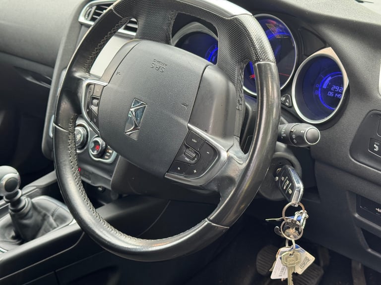 DS, DS 4, Hatchback, 2016, Manual, 1560 (cc), 5 doors