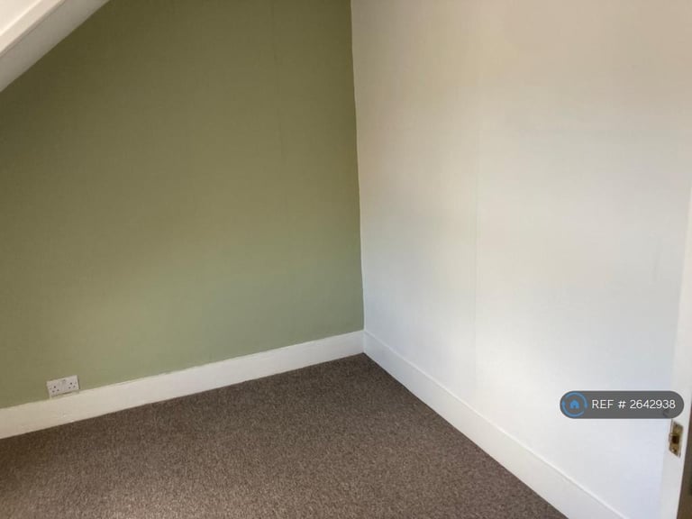2 bedroom flat in Templar Street, Dover, CT17 (2 bed) (#2642938)