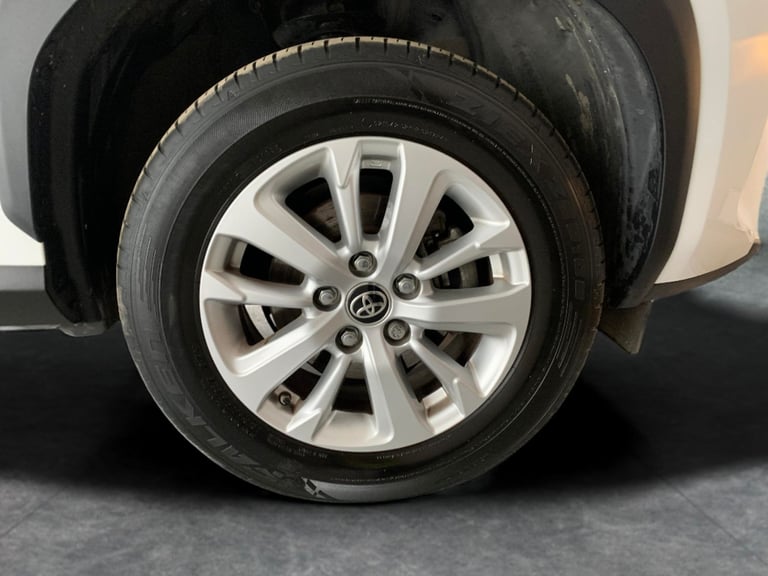 2024 Toyota Yaris Cross 1.5 VVT-h Icon SUV 5dr Petrol Hybrid E-CVT Euro 6 (s/s) (116 ps) - REVERS...