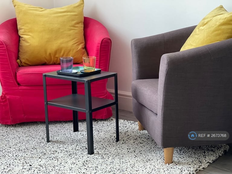 1 bedroom flat in Power House, London, W3 (1 bed) (#2673768)