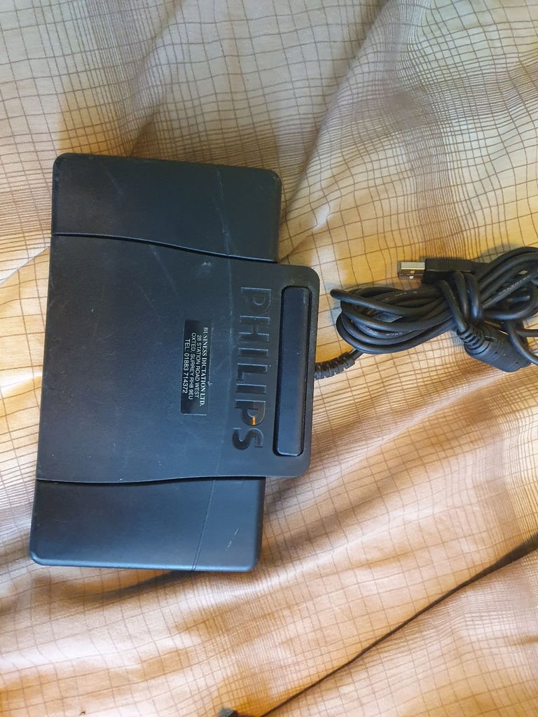 Vintage Dictaphones ( NOT FREE+UNTESTED)