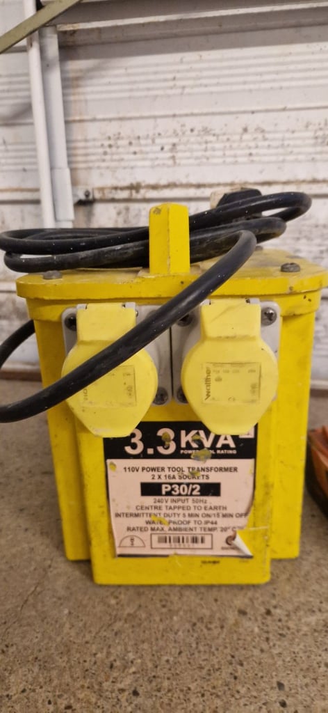 5 hilti 22v batteries 3 hilti 11OV chargers 11OV transformer 