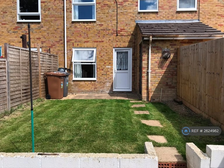 3 bedroom house in Launcelot Close, Andover, SP10 (3 bed) (#2624982)