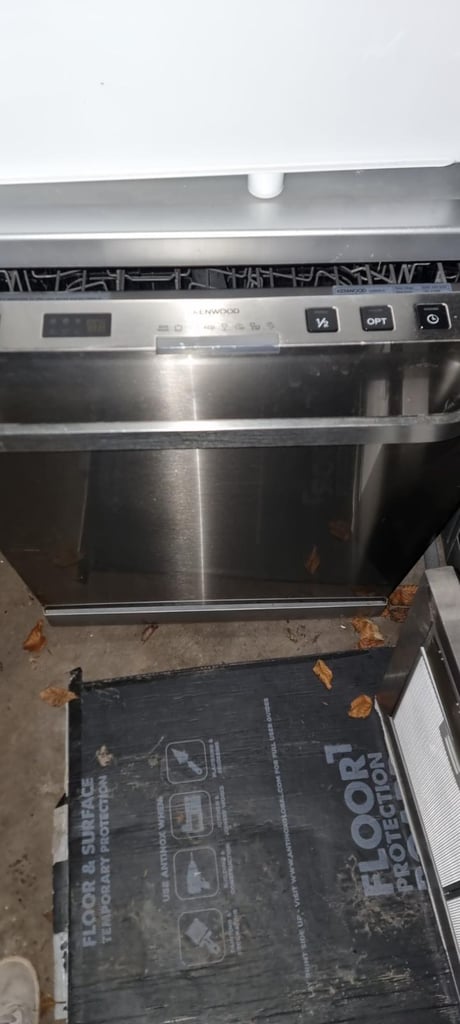 image for 2 freestanding dishwashers