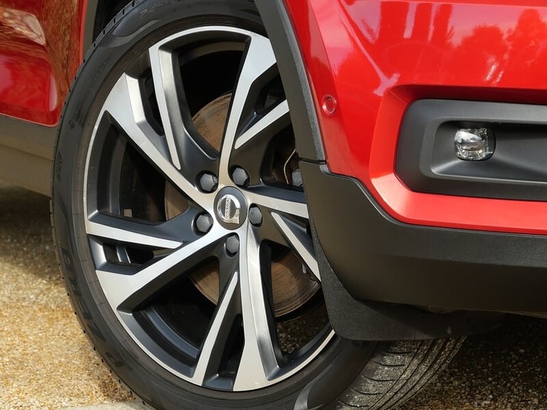 2020 Volvo XC40 1.5h T5 Twin Engine Recharge 10.7kWh R-Design Pro SUV 5dr Petrol Plug-in Hy SUV H...