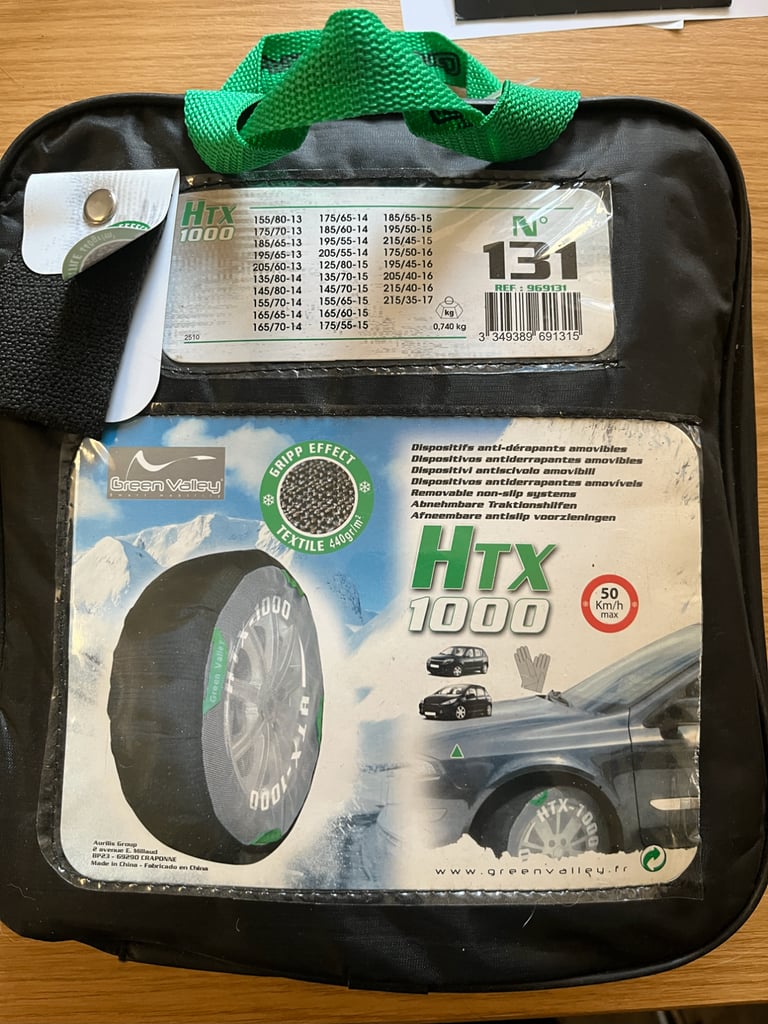 Snow socks for car tyres 