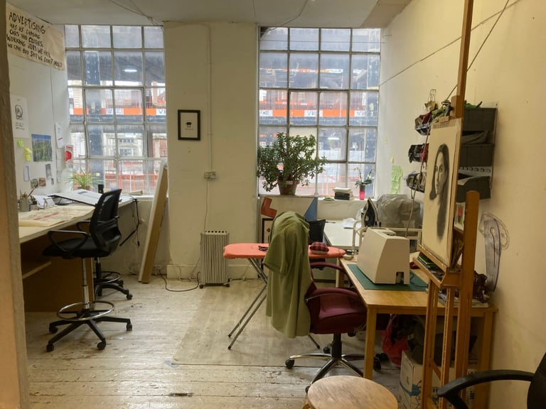 1 Creative desk space available, Islington, Candid Arts, creative studio behind Angel tube