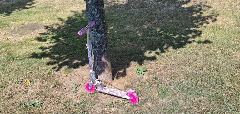 Junior Kids Scooter - Pink, 2 Wheels, Lights up, Unicorn theme, foldable