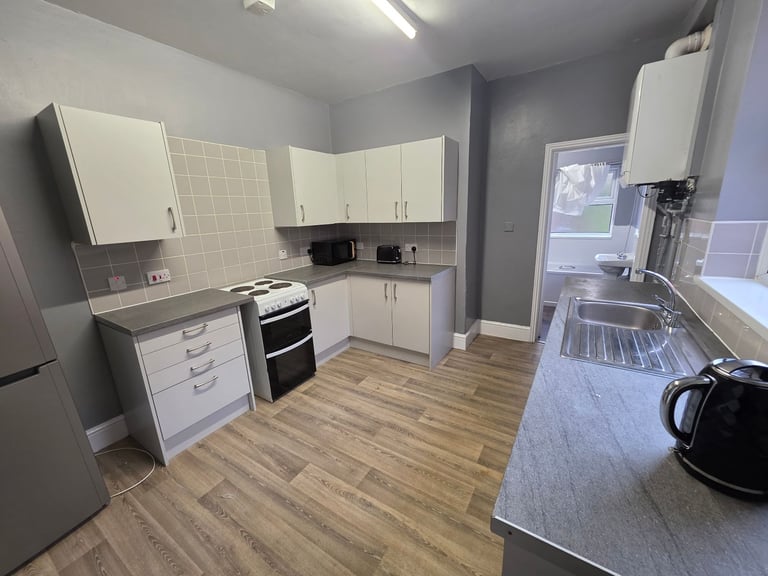 2 bed flat benefits only