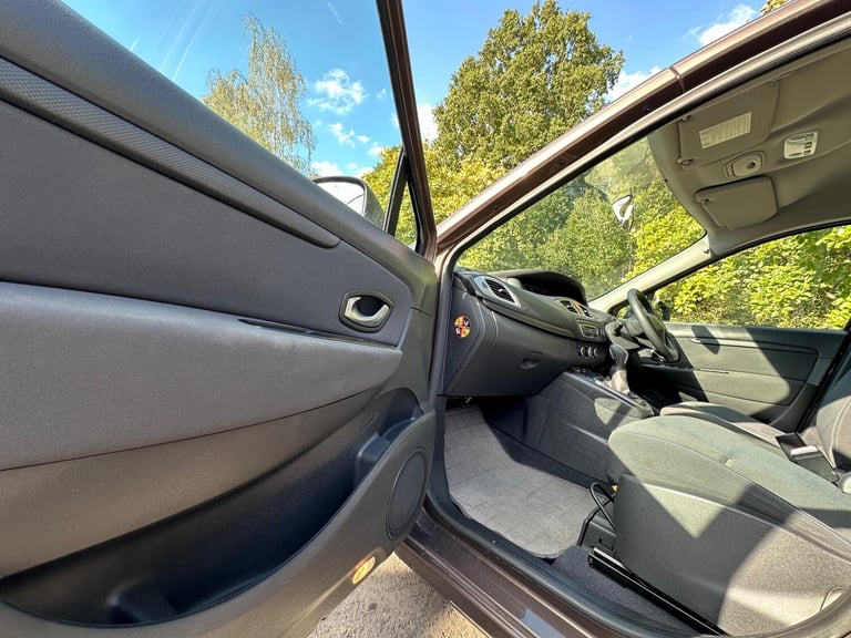2009 Renault Scenic 2.0 VVT Expression CVT Euro 5 5dr MPV Petrol Automatic