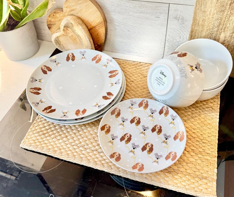 Disney lady & the tramp china dinner set 3 large dinner plates, 4 side plates and 3 bowls