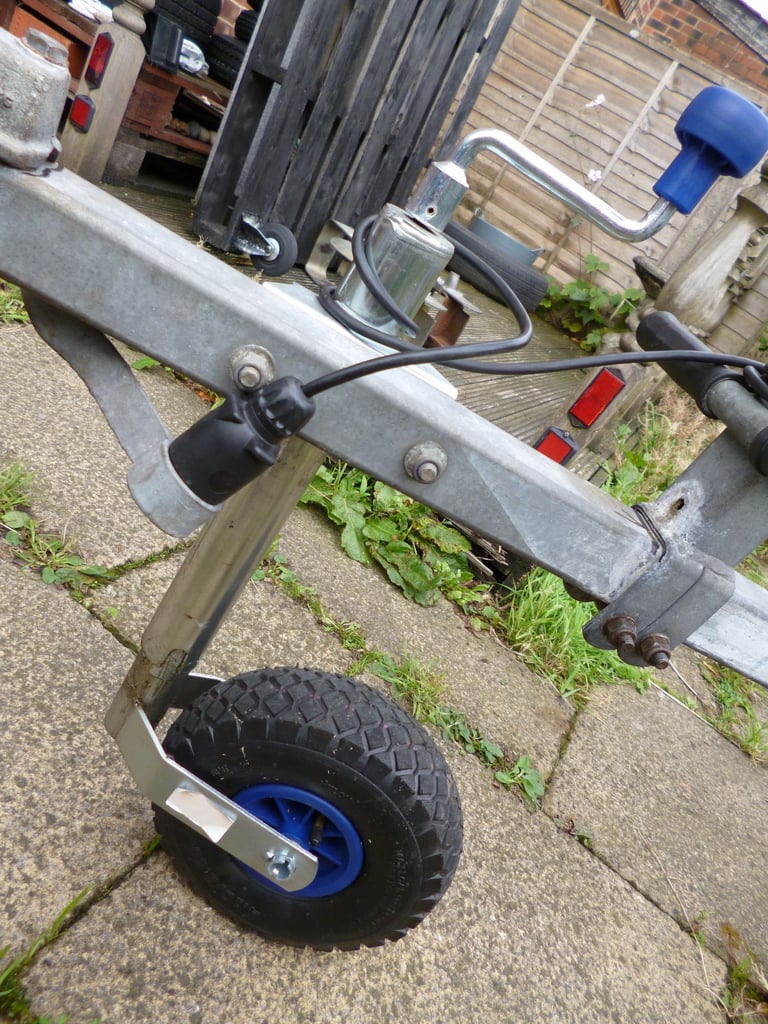 SNIPE JETSKI ROLLER TRAILER,BOAT/RIB/DINGHY/SEADOO/WAVERUNNER/PWC./JET SKI.