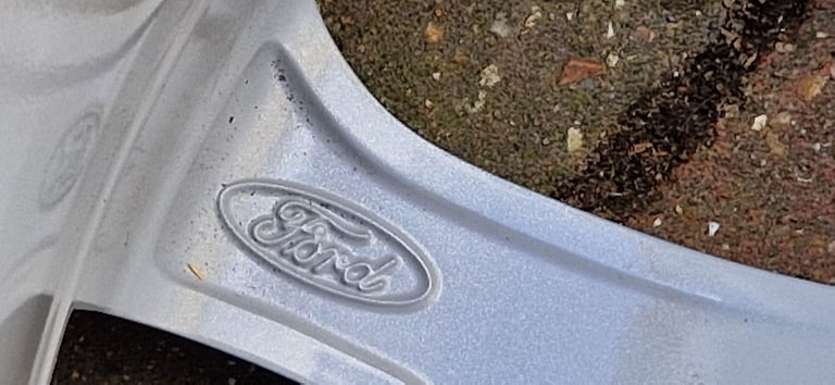 NEVER USED 17” FORD GALAXY TITANIUM X ALLOY WHEEL AND TYRE – 225/50R17 98W