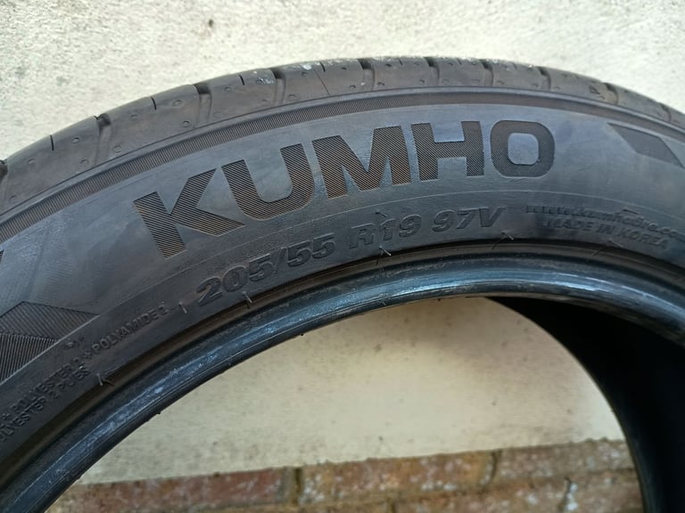 2 x 205 55 19" Excellent Tyres For Alloys Wheels