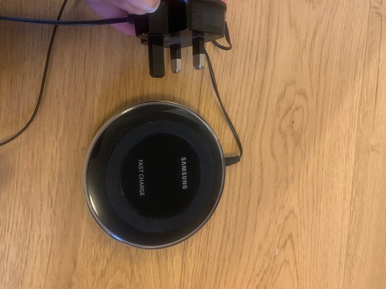 Samsung wireless fast charger