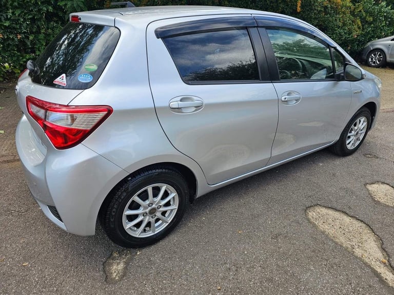 2018 Toyota Yaris 1.5 VVT-h Icon Tech E-CVT Euro 6 (s/s) 5dr Hatchback HYBRID ELECTRIC Automatic