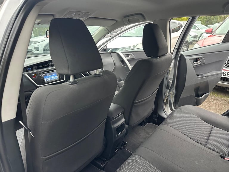  Toyota Auris 1.8 VVT-h Icon CVT Euro 5 (s/s) 5dr Petrol/Electric Hybrid Automatic