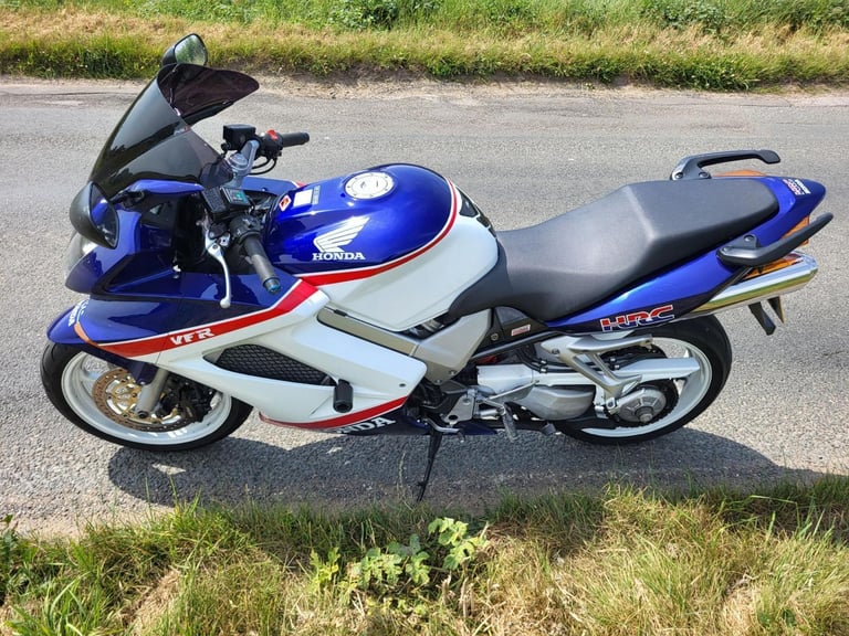 2004 54 HONDA VFR 800-5 HRC COLOURS VFR800 VTEC SPORTS TOURER NEW MOT