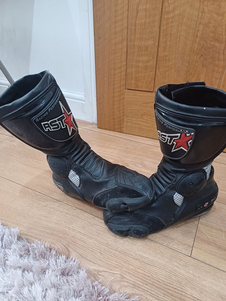 Size 41/8 RST boots. 