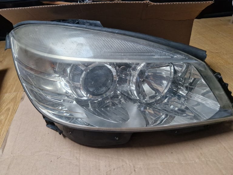 image for MERCEDES C CLASS Drivers Right Front Halogen Headlight W204  OEM