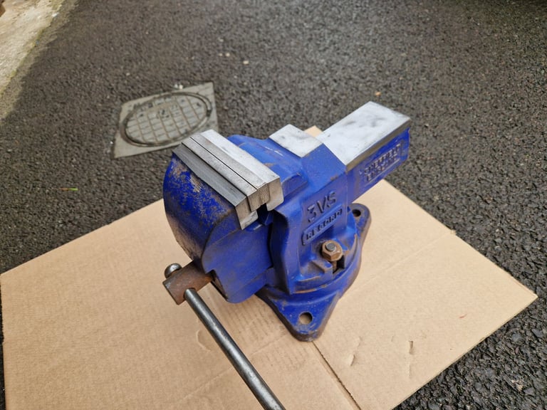 Record No 3 VS Swivel Base / Rotary Base 4” Engineers Vice - With Built In Anvil. Made in England.