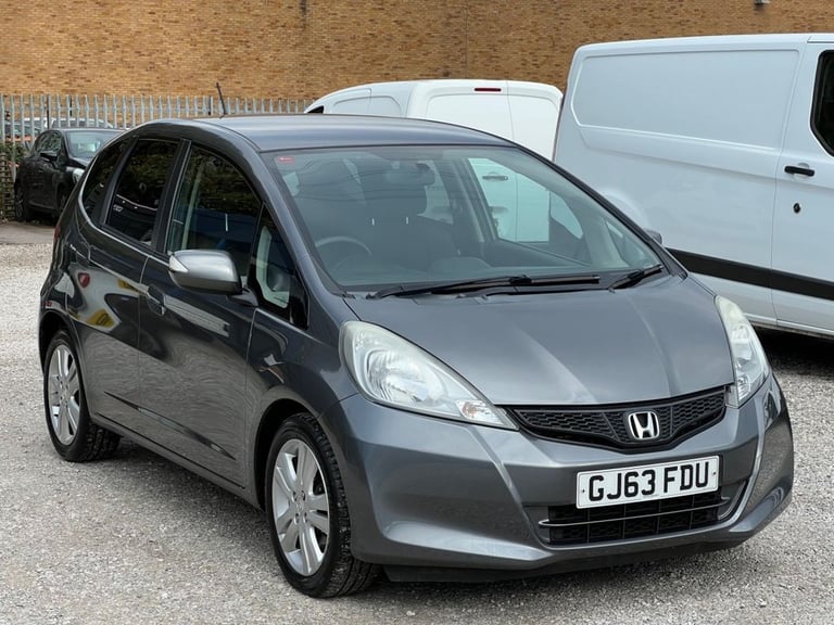 image for 2013 Honda Jazz 1.4 i-VTEC ES Plus Hatchback 5dr Petrol CVT Euro 5 (99 ps) Hatchback Petrol Autom...
