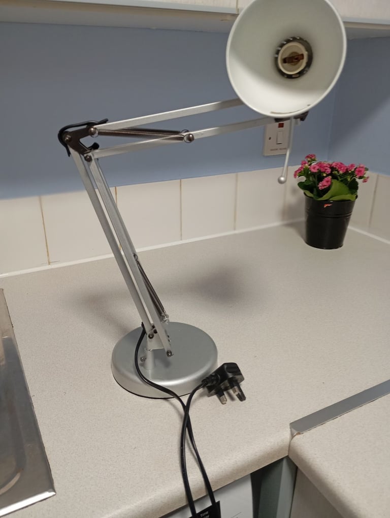 Desk lamp 