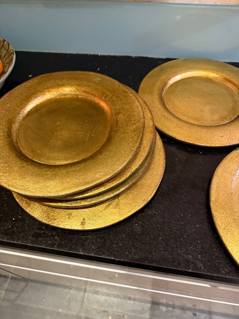 Gold covered wooden plate chargers 32cm 