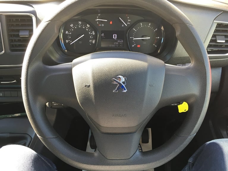 2018 Peugeot Traveller 1.6 BlueHDi Active Standard MPV 5dr Diesel Manual MWB