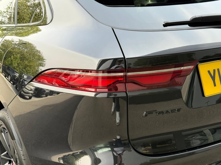 2022 Jaguar F-Pace 2.0 D200 MHEV R-Dynamic Black SUV 5dr Diesel Auto AWD Euro 6 (s/s) (204 ps) ES...