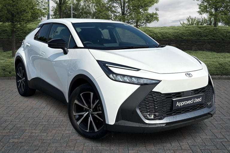 image for 2025 Toyota C-HR 2.0 PHEV Design 5dr CVT SUV Hybrid Automatic