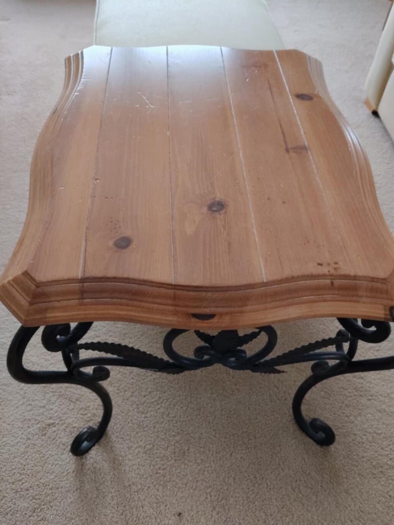 Oak coffee table 