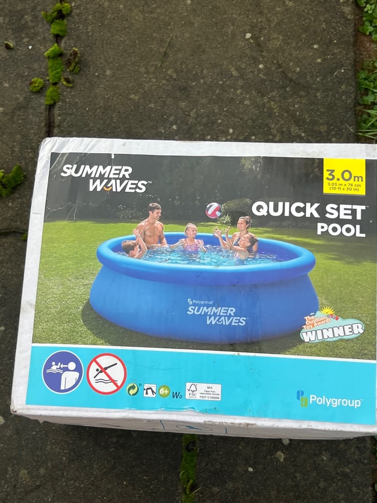 Bouncy castle /inflatable pool 