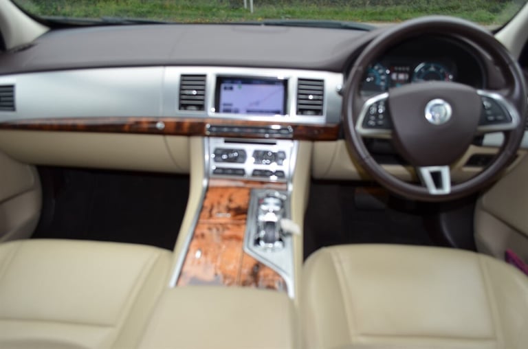 2012 Jaguar XF 2.2d Premium Luxury 4dr Auto SALOON DIESEL Automatic