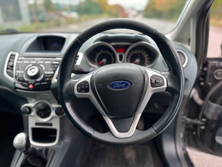 2011 Ford Fiesta 1.4 Titanium 5dr HATCHBACK Petrol Manual