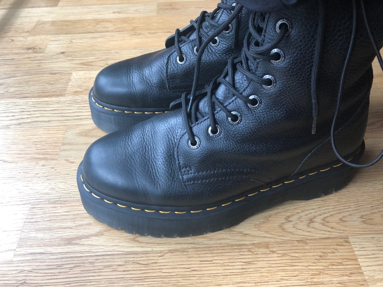 Gumtree doc martens hotsell