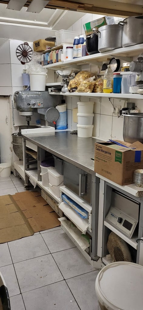 Fully equipped bakery to rent